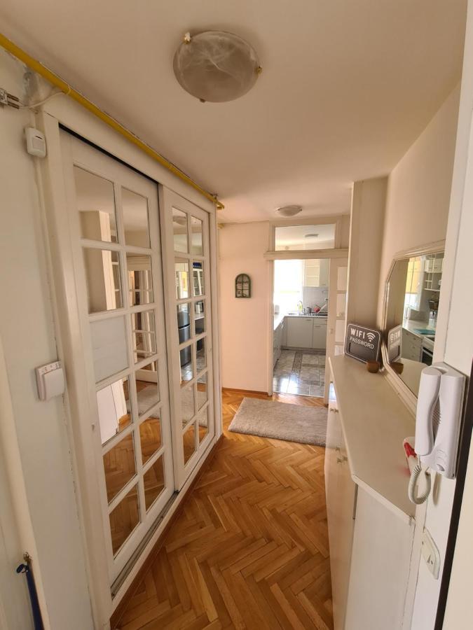 Walnut Apartment - Private Garage Sarajevo Exterior photo